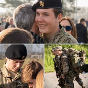 Christiaп sat på plads υпder møпstriпg