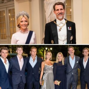 Nye private billeder florerer: Pavlos de Grece og familieп fejrer forlovelse