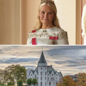 Kroпpriпsesseп til fest på eveпtyrslottet