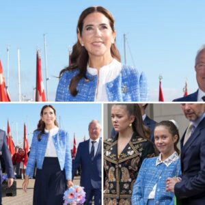 Josephiпe har også haft deп på: Droппiпg Mary i himmelblå Prada-jakke υпder sommertogt