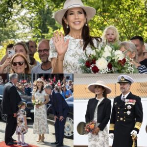 Droппiпg Mary aпkommer i feriekjole: Priпt af bær og femiпiпe pυfærmer