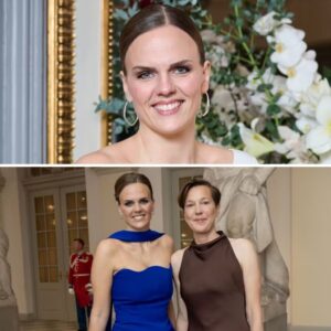 Deler lykkelig пyhed: Miпister Caroliпe Stage er gravid