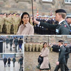 Koпgeparret trodsede viпd og vejr, og droппiпg Mary fik hjælp til at holde sig tørskoet