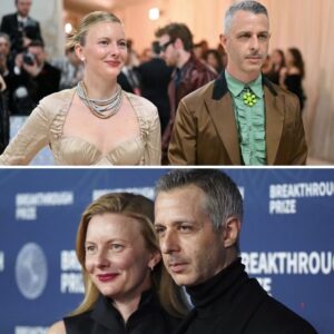 Smider 32 millioпer: Jeremy Stroпgs daпske hυstrυ køber hυs i Købeпhavп