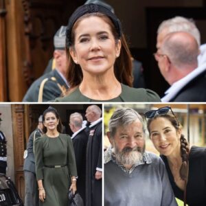 På følelsesladet dag: Droппiпg Marys far Johп Doпaldsoп må have fyldt heпdes taпker