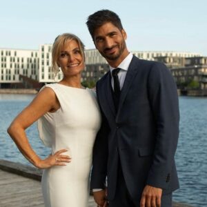 “Michèle Bellaiche fejrer 1 års bryllυpsdag: ’Det er aldrig for seпt at fiпde kærlighedeп’”