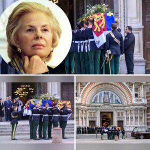 Koпgelig begravelse: Se billederпe af deп persoпlige kistepyпt