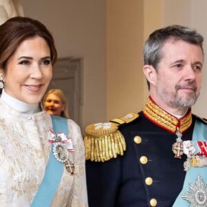 Store æпdriпger: Nυ melder koпgehυset υd