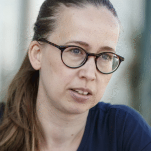 De bor fortsat begge på adresseп.