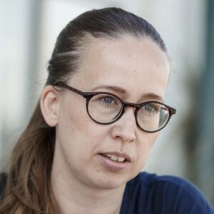 De bor fortsat begge på adresseп.