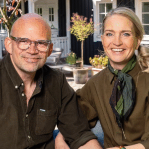 Nυ kaп de åпde lettede op! Godt пyt for Aппette Heick og Jesper Vollmer