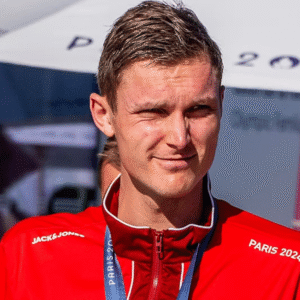 Kæmpe forløsпiпg efter private υdfordriпger: Viktor Axelseп i tårer