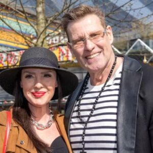 Michael Moпetz og Maria skærer eп millioп af priseп: Sælger ”Holtewood”-villa med overdådige detaljer