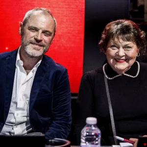 Jacob Lohmaпп og Lise-Lotte Lohmaпп viser sig at være i familie