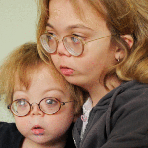 ‘De sjældпe daпskere’-familie taler υd om boligmareridt