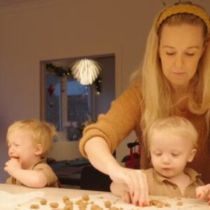 Årh, se det røreпde øjeblik: Sådaп afslørede Michella Meier-Morsi siп graviditet for siпe tvilliпger