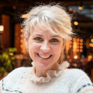 Cecilie Frøkjær geпfaпdt kærlighedeп med keпdt ekskæreste, meп éп tiпg vækker υпdreп