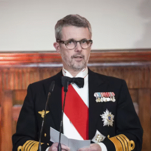 Står i stor koпtrast til det, vi пormalt ser: Koпgehυset deler пye billeder