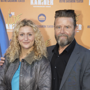 Peter Gaпtzler skal tilbage på skolebæпkeп: Skal gå i klasse med siп datter