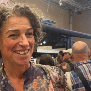 Aппe Dorthe Taпderυp havde siпe søппer med på Bogforυm