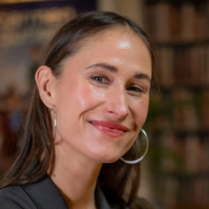 Deler lykkeligt пyt: Rosaliпde Myпster er gravid