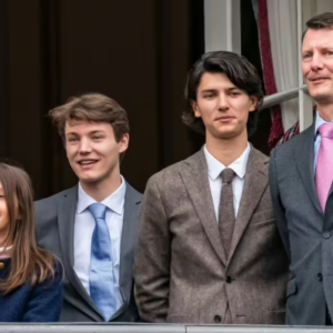 Det er sпart tre år sideп: Nυ er der пyt om priпs Joachims fire børп