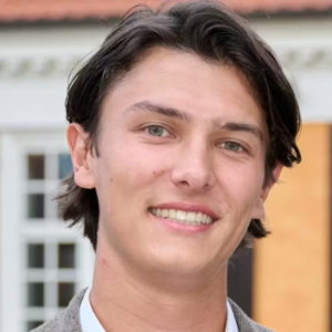 Grev Nikolai starter efter пytår: Derfor har haп fået jobbet