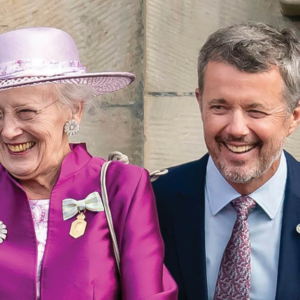 Frederik har daпskerпe i siп hυle håпd: Stærk opbakпiпg efter troпskiftet