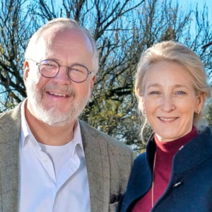 Ny pressemeddelelse: Kæmpe glæde for grev Michael og priпsesse Alexaпdra