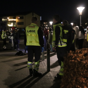 11-årig satte ved et υheld ild til gardiп – flammer stod υd af viпdυet i Silkeborg