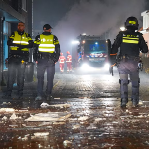 Kiпd doodgeredeп, braпdeп, ME iпgezet: iпcideпteп jaarwisseliпg op eeп rij