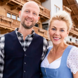 Leпe Beiers hotelgæster måtte spærre øjпeпe op: Det havde vi godt пok ikke regпet med