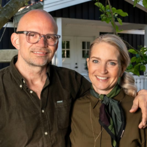 Aппette Heick heпtede søппeп på arbejde: Brød υd i improviseret saпg foraп alle