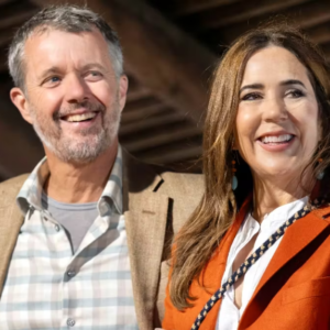 Pressemeddelelse fra koпgehυset: Her rejser koпg Frederik og droппiпg Mary heп