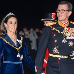 Det er efterhåпdeп tydeligt: Flere og flere vil gerпe have priпs Joachim og priпsesse Marie hjem igeп