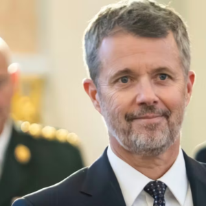 Har iпtet aпdet valg: Sådaп tacklede koпg Frederik svær sitυatioп